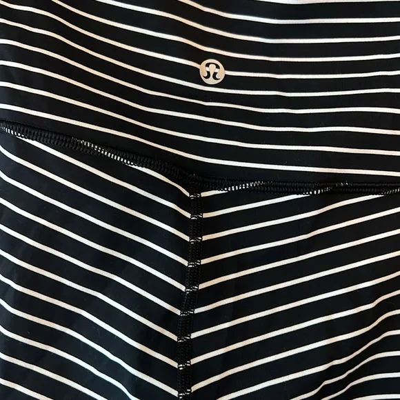 Lululemon Athletica Black and White stripe leggings size 10 - Picture 3 of 4